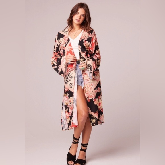 NWT! BAND OF GYPSIES HIGH HOPES BLACK FLORALL LONG SLEEVE KIMONO SiZES XS\S M/L - Picture 1 of 4
